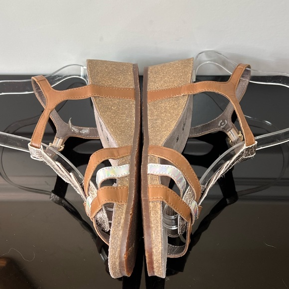 Mephisto Wedge Sandals Tan - Picture 3 of 6